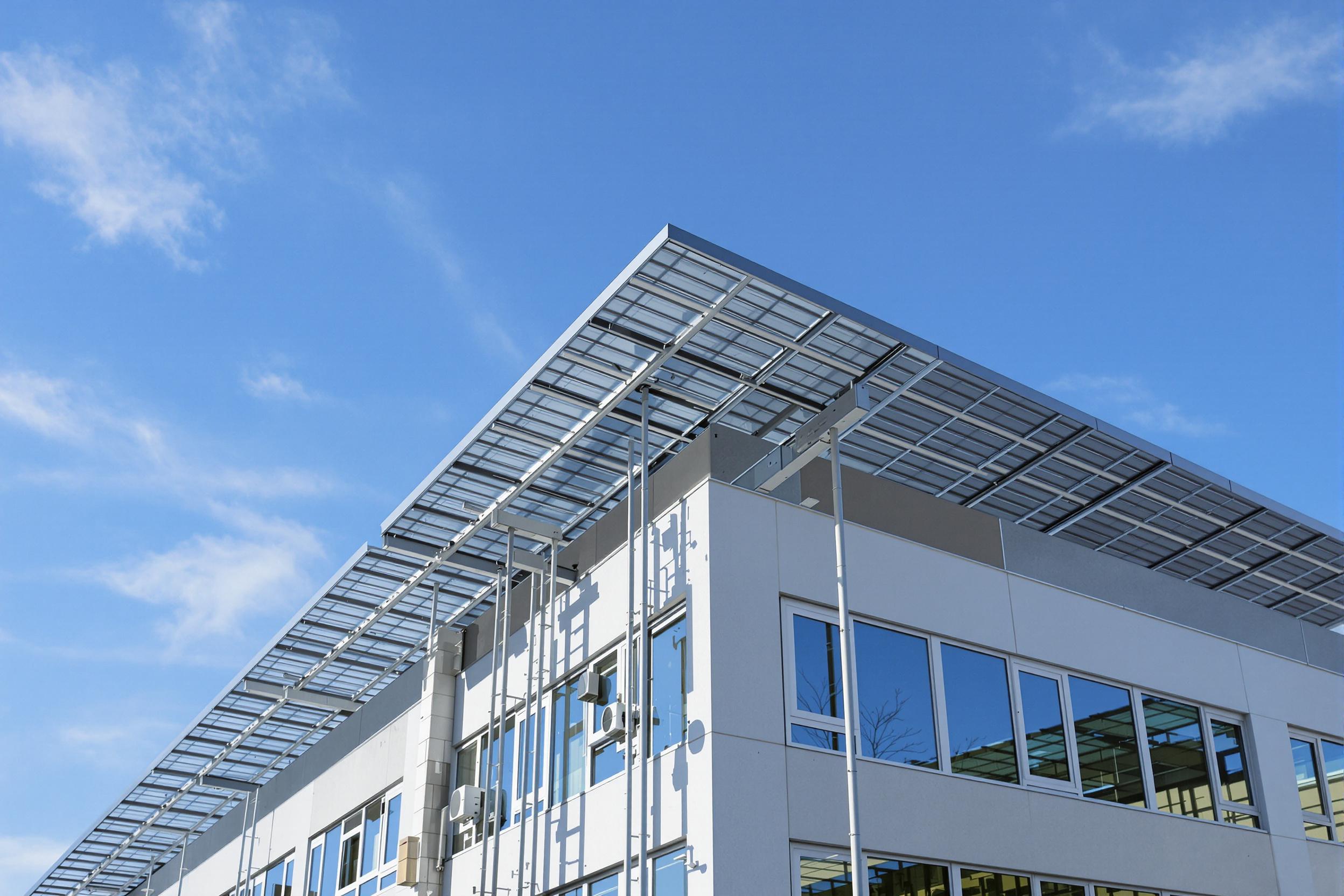 Nouvelle réglementation pour les panneaux photovoltaïques sur toiture